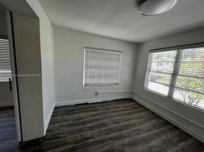830 W 40th St, Miami Beach FL 33140