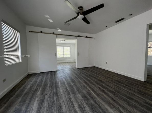 830 W 40th St, Miami Beach FL 33140