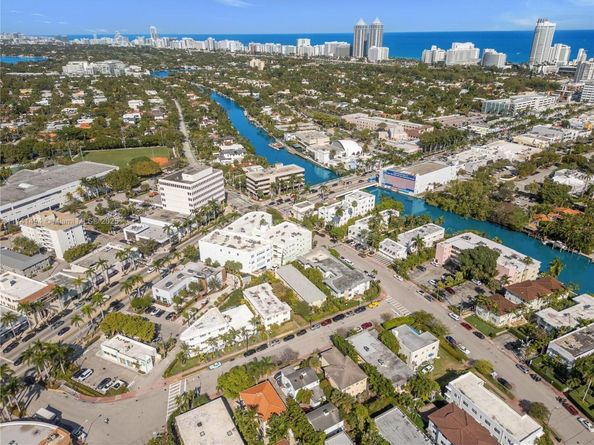 830 W 40th St, Miami Beach FL 33140