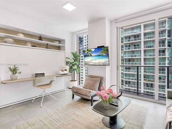 227 NE 2nd St 2611, Miami FL 33132