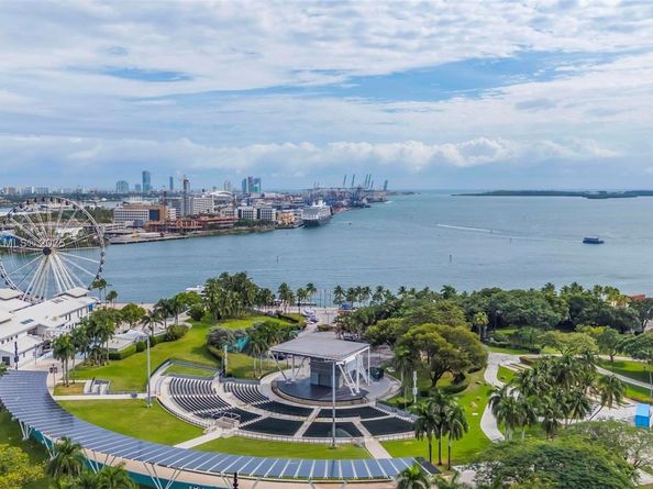 227 NE 2nd St 2611, Miami FL 33132