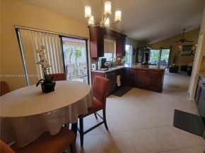 810 SW 113th Ter, Pembroke Pines FL 33025