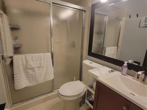 810 SW 113th Ter, Pembroke Pines FL 33025