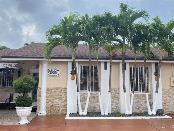 19764 NW 54 Ave, Miami Gardens FL 33055