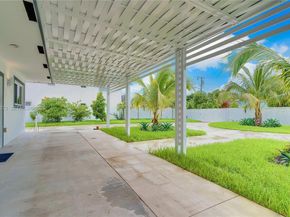 2247 NW 2nd St, Miami FL 33125