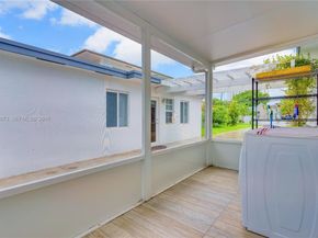 2247 NW 2nd St, Miami FL 33125