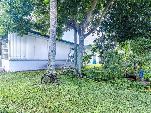 4231 NW 49th Ave, Lauderdale Lakes FL 33319