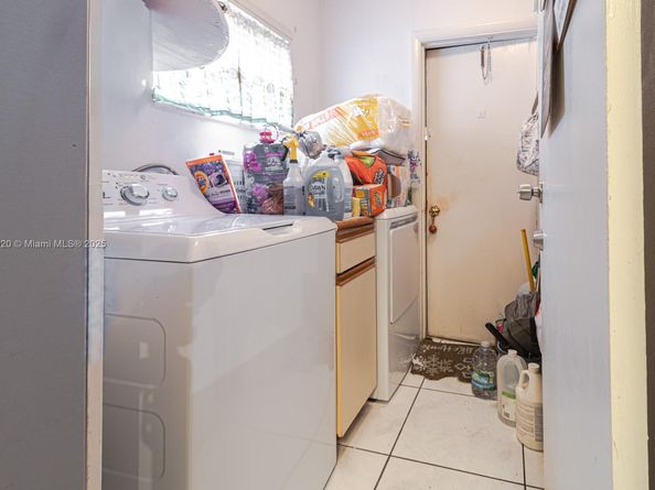 4231 NW 49th Ave, Lauderdale Lakes FL 33319