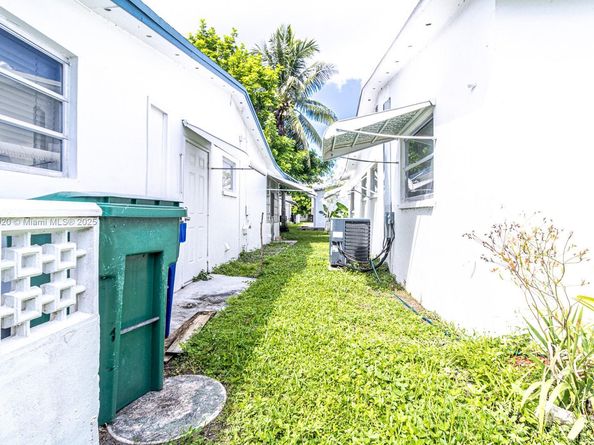 4231 NW 49th Ave, Lauderdale Lakes FL 33319