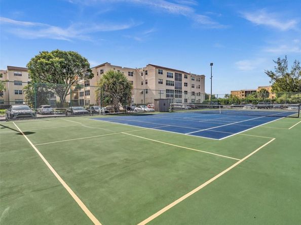 2841 Somerset Dr 105, Lauderdale Lakes FL 33311