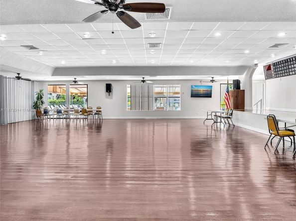 2841 Somerset Dr 105, Lauderdale Lakes FL 33311