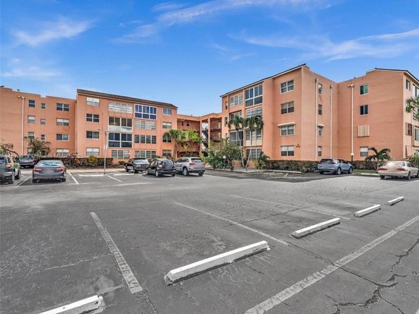 2841 Somerset Dr 105, Lauderdale Lakes FL 33311