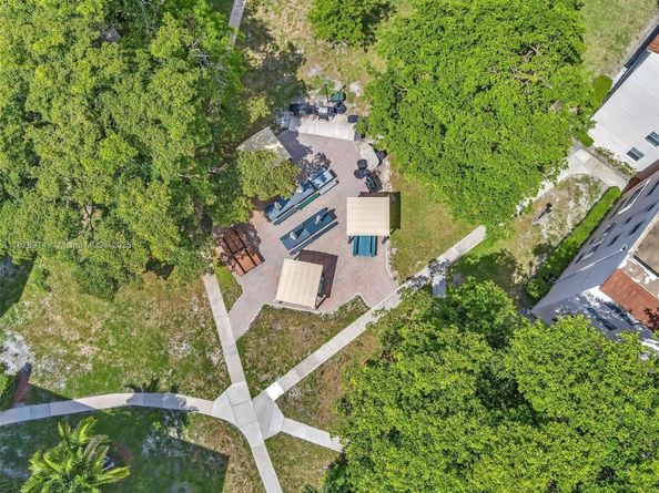 2841 Somerset Dr 105, Lauderdale Lakes FL 33311