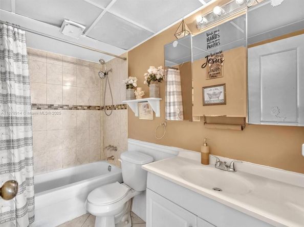 2841 Somerset Dr 105, Lauderdale Lakes FL 33311