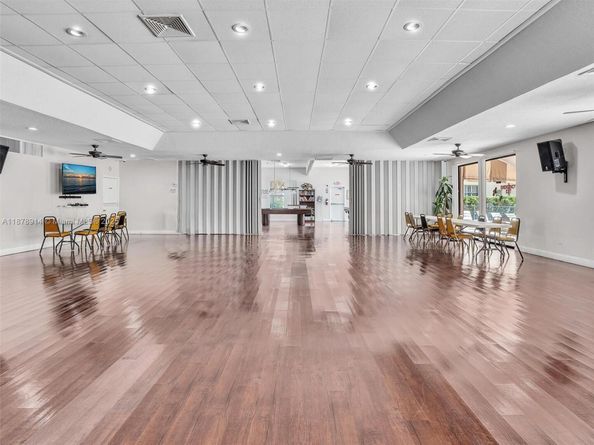 2841 Somerset Dr 105, Lauderdale Lakes FL 33311