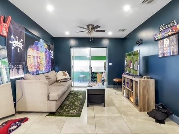 1041 NW 24th Ter, Fort Lauderdale FL 33311