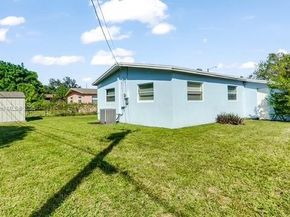 1041 NW 24th Ter, Fort Lauderdale FL 33311