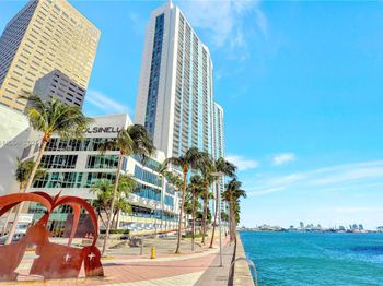 335 S Biscayne Blvd