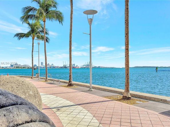 335 S Biscayne Blvd 2905, Miami FL 33131