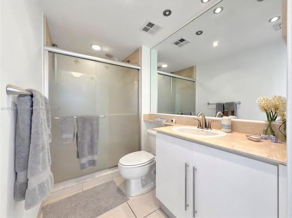 335 S Biscayne Blvd 2905, Miami FL 33131