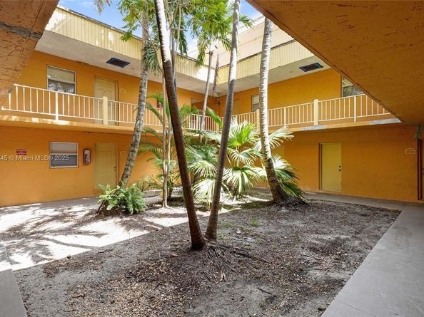 17911 NW 68th Ave P208, Hialeah FL 33015