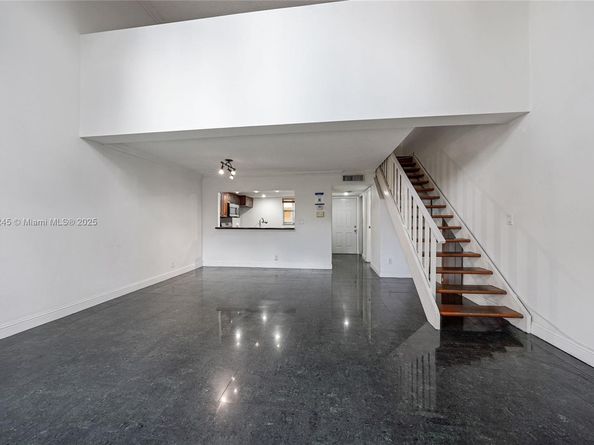 17911 NW 68th Ave P208, Hialeah FL 33015