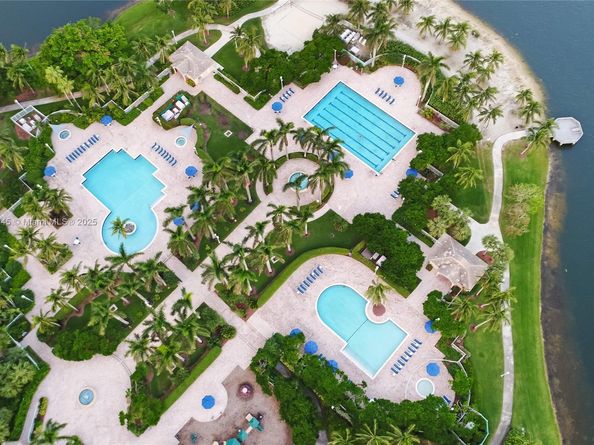 17911 NW 68th Ave P208, Hialeah FL 33015