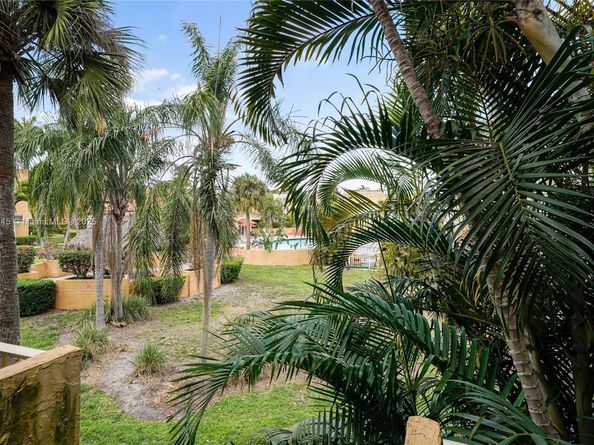 17911 NW 68th Ave P208, Hialeah FL 33015