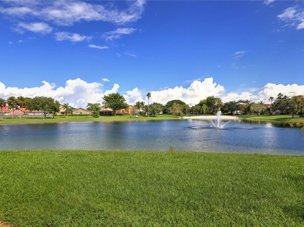 15576 SW 103rd St, Miami FL 33196