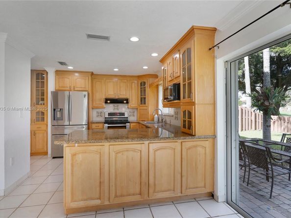 15576 SW 103rd St, Miami FL 33196