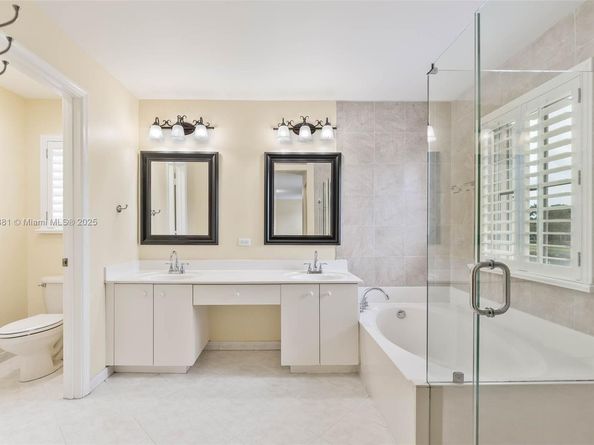 3844 W Falcon Ridge Cir, Weston FL 33331