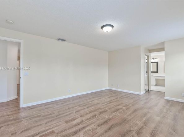 3844 W Falcon Ridge Cir, Weston FL 33331