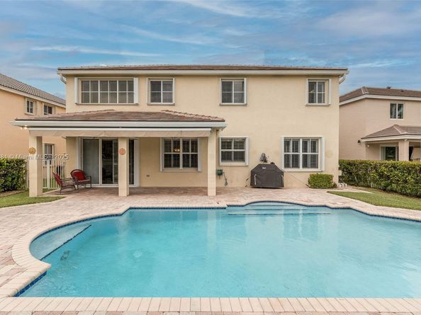 3844 W Falcon Ridge Cir, Weston FL 33331