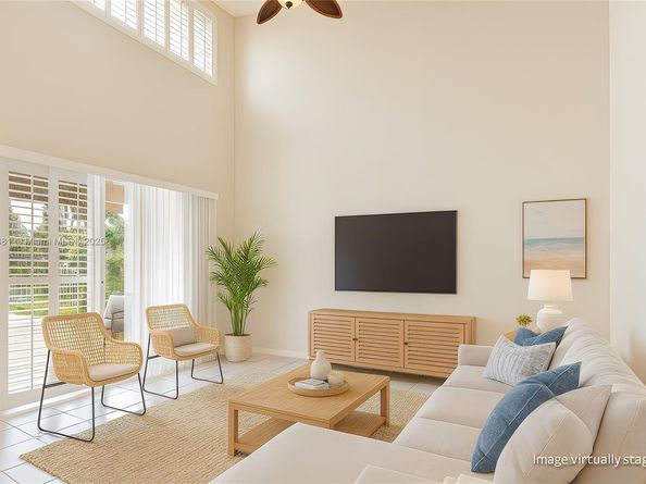 3844 W Falcon Ridge Cir, Weston FL 33331