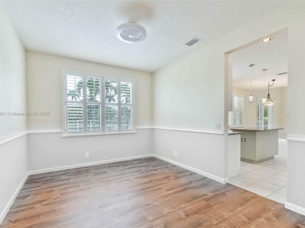 3844 W Falcon Ridge Cir, Weston FL 33331