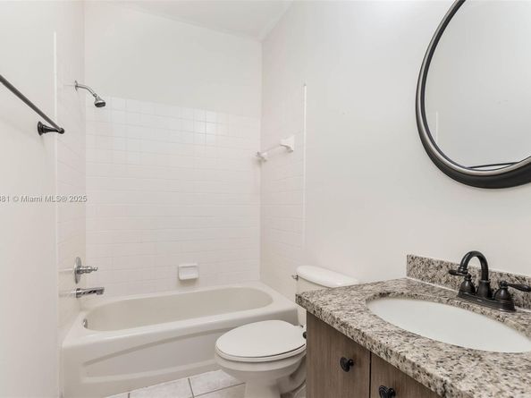 3844 W Falcon Ridge Cir, Weston FL 33331