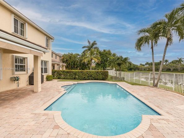 3844 W Falcon Ridge Cir, Weston FL 33331