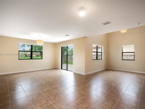 423 SE 33rd Ter, Homestead FL 33033