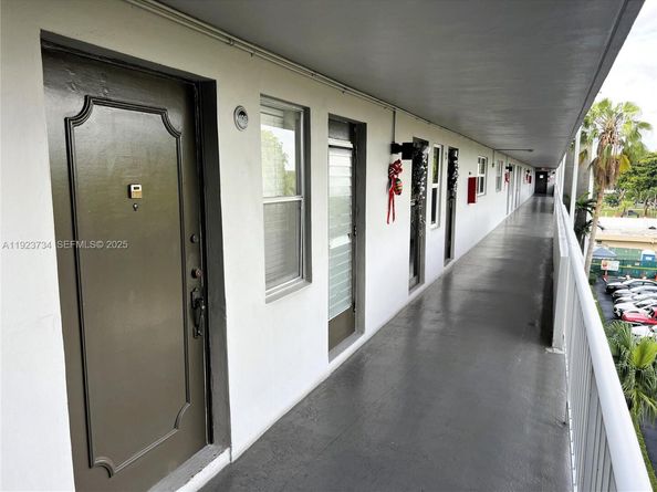 4800 Hillcrest Ln 408, Hollywood FL 33021