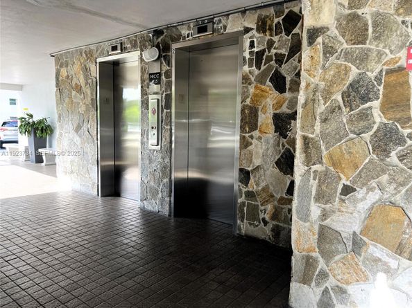 4800 Hillcrest Ln 408, Hollywood FL 33021