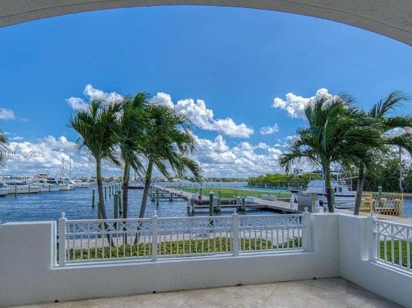 802 W Windward Way 411, Lantana FL 33462