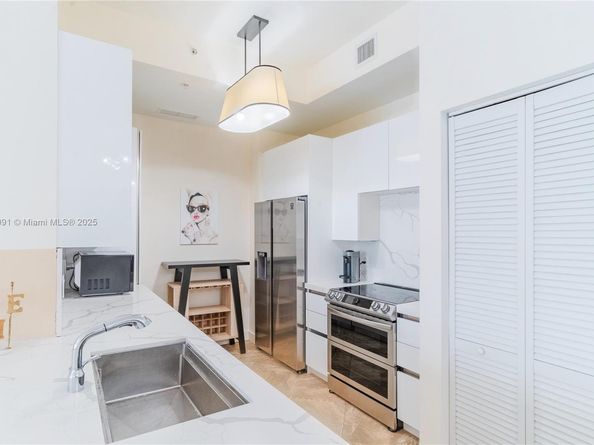 802 W Windward Way 411, Lantana FL 33462