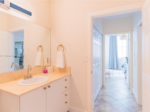 802 W Windward Way 411, Lantana FL 33462