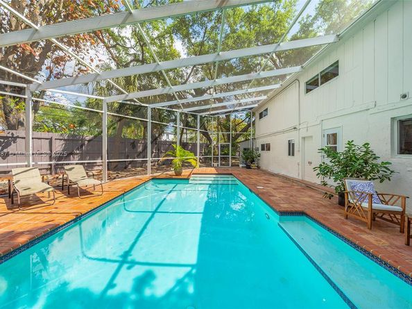 3586 Main Hwy, Coconut Grove FL 33133