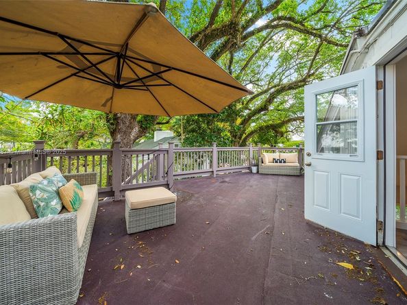 3586 Main Hwy, Coconut Grove FL 33133