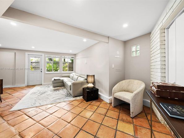 3586 Main Hwy, Coconut Grove FL 33133