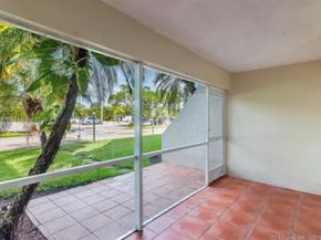 100 Lakeview Dr 112, Weston FL 33326