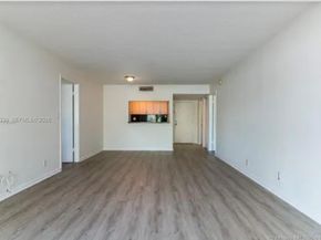 100 Lakeview Dr 112, Weston FL 33326