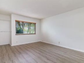 100 Lakeview Dr 112, Weston FL 33326