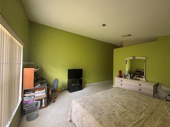 18581 NW 23rd St, Pembroke Pines FL 33029